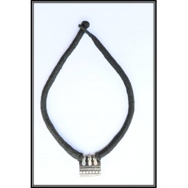 Black Thread Old Look Necklace 